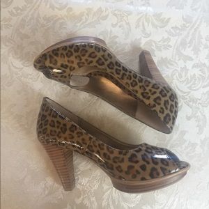 Sofft Patent leather leopard pumps NWOT